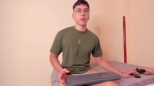 Snapshot of Alexx_oconnor chatting on 02-16-25, 01:49 Alexx oconnor online show from 02-16-25, 01:49