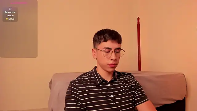 Snapshot of Alexx_oconnor chatting on 02-25-25, 04:31 Alexx oconnor online show from 02-25-25, 04:31