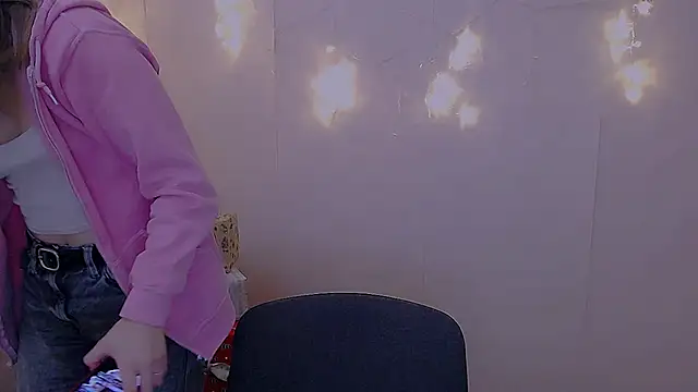 Sweet Doll Luna online show from 12-18-24, 02:17