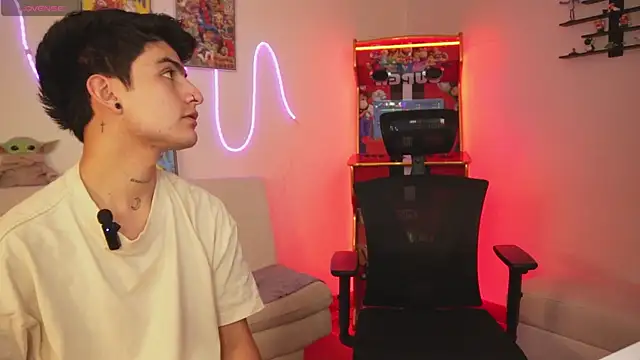 tommy and sophie online show from 04-10-26, 06:23