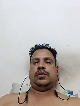 Snapshot of Raj1043 chatting on 02-15-25, 07:06 Raj1043 online show from 02-15-25, 07:06