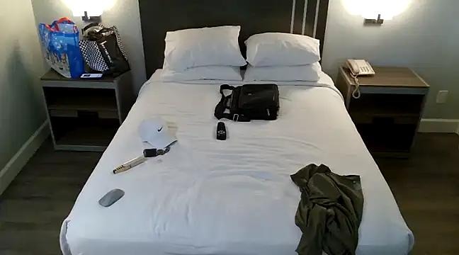 Snapshot of EatMyCake831 chatting on 01-09-25, 07:40 EatMyCake831 online show from 01-09-25, 07:40