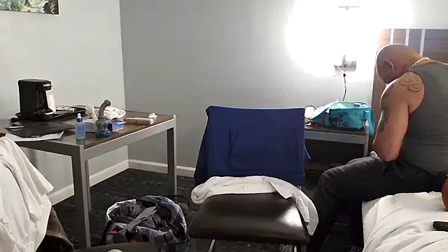 Snapshot of EatMyCake831 chatting on 02-09-25, 06:43 EatMyCake831 online show from 02-09-25, 06:43