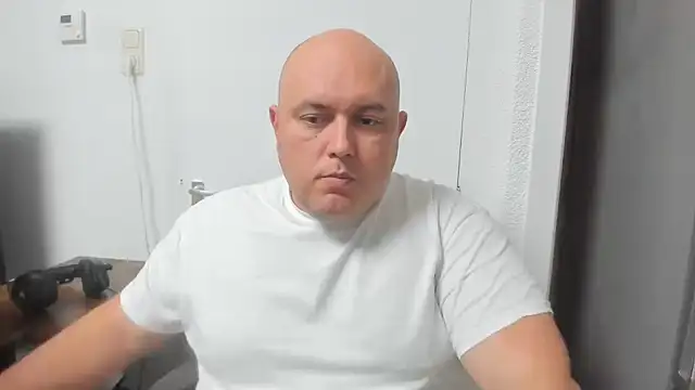 BigromeoXX online show from 12-30-24, 07:11