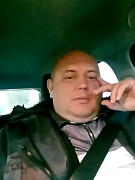 Snapshot of BigromeoXX chatting on 11-05-25, 04:18 BigromeoXX online show from 11-05-25, 04:18