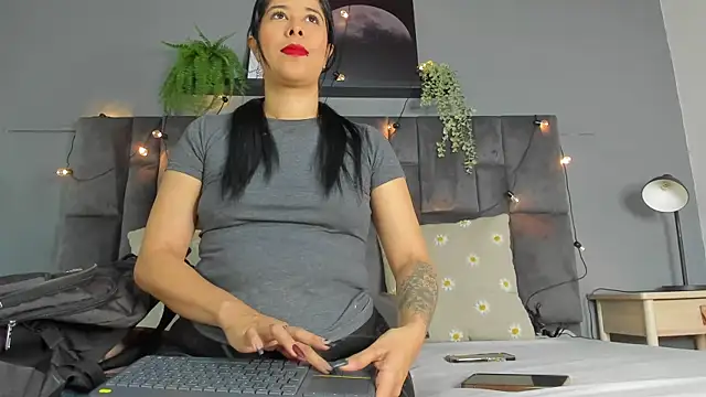 DulceAurora   online show from 02-08-26, 11:13