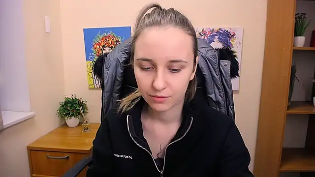 Snapshot of _Nicole_new chatting on 02-24-25, 12:37  Nicole new online show from 02-24-25, 12:37