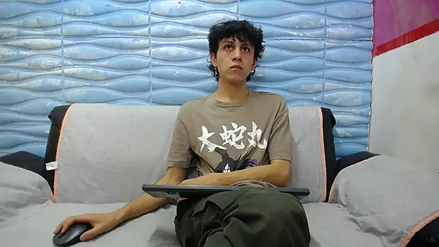 Snapshot of Felipe_Browns chatting on 02-01-25, 12:37 Felipe Browns online show from 02-01-25, 12:37