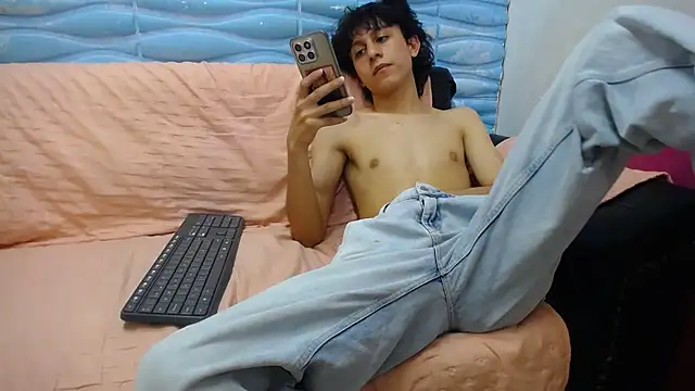 Snapshot of Felipe_Browns chatting on 02-11-25, 04:35 Felipe Browns online show from 02-11-25, 04:35