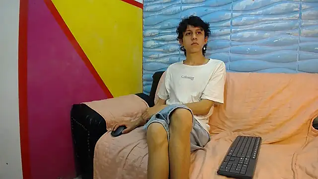Snapshot of Felipe_Browns chatting on 02-12-25, 01:59 Felipe Browns online show from 02-12-25, 01:59