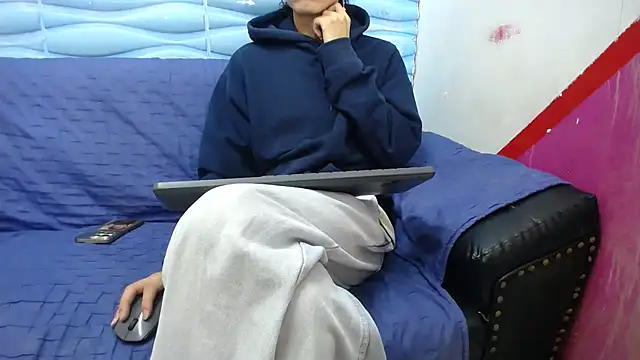 Snapshot of Felipe_Browns chatting on 02-21-25, 01:22 Felipe Browns online show from 02-21-25, 01:22