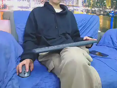 Snapshot of Felipe_Browns chatting on 03-17-25, 12:46 Felipe Browns online show from 03-17-25, 12:46