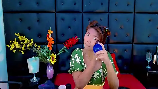 Snapshot of Isalombardi chatting on 02-10-26, 02:59 Isalombardi online show from 02-10-26, 02:59