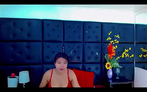 Snapshot of Isalombardi chatting on 02-25-26, 02:32 Isalombardi online show from 02-25-26, 02:32