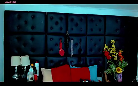 Isalombardi online show from 05-17-26, 02:42