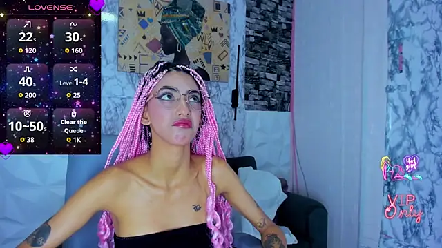 Queen Cuarxxo online show from 04-11-26, 12:26