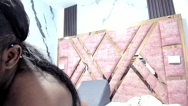 mia alvares online show from 11-12-25, 11:54