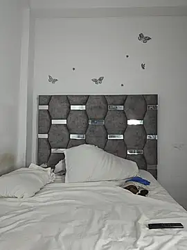 Snapshot of aurelialux chatting on 06-29-26, 08:53 aurelialux online show from 06-29-26, 08:53