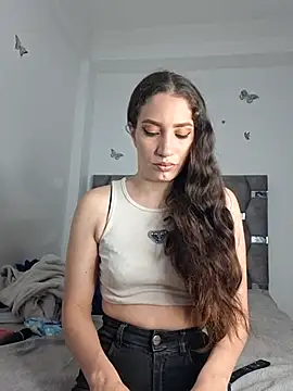 Snapshot of aurelialux chatting on 07-18-26, 08:23 aurelialux online show from 07-18-26, 08:23