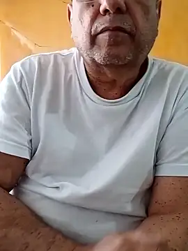 Snapshot of MATTHEW_MRANDA chatting on 05-26-26, 04:47 MATTHEW MRANDA online show from 05-26-26, 04:47