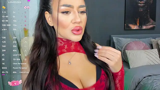 Snapshot of Sonia__Rey chatting on 01-06-25, 10:15 Sonia  Rey online show from 01-06-25, 10:15