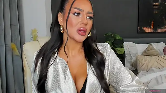 Snapshot of Sonia__Rey chatting on 05-19-26, 01:56 Sonia Rey online show from 05-19-26, 01:56