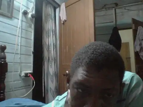 Snapshot of PELOVER chatting on 09-30-25, 11:21 PELOVER online show from 09-30-25, 11:21