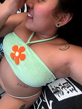 Snapshot of pawmistry chatting on 10-22-25, 07:57 pawmistry online show from 10-22-25, 07:57