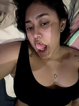 Snapshot of pawmistry chatting on 12-14-25, 03:56 pawmistry online show from 12-14-25, 03:56