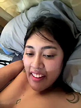 Snapshot of pawmistry chatting on 12-15-25, 09:41 pawmistry online show from 12-15-25, 09:41