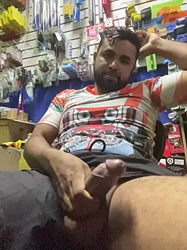 Snapshot of Sheik_z_o chatting on 10-28-25, 01:14 Sheik z o online show from 10-28-25, 01:14