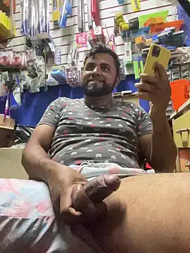 Snapshot of Sheik_z_o chatting on 11-03-25, 09:38 Sheik z o online show from 11-03-25, 09:38