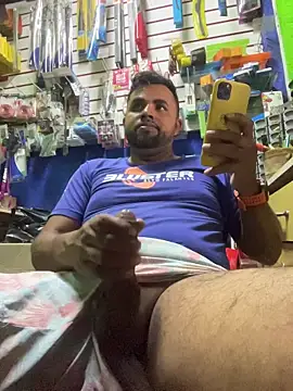 Snapshot of Sheik_z_o chatting on 11-11-25, 07:36 Sheik z o online show from 11-11-25, 07:36