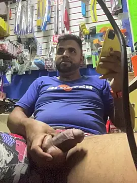 Snapshot of Sheik_z_o chatting on 11-13-25, 10:41 Sheik z o online show from 11-13-25, 10:41