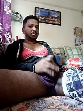 Mmm992170 online show from 12-18-25, 04:40