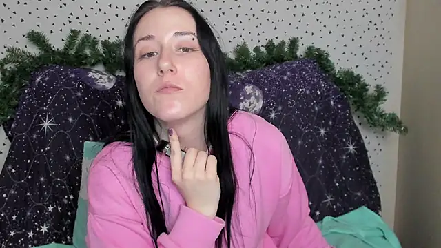 Snapshot of adell_berry chatting on 12-15-24, 08:19 adell berry online show from 12-15-24, 08:19