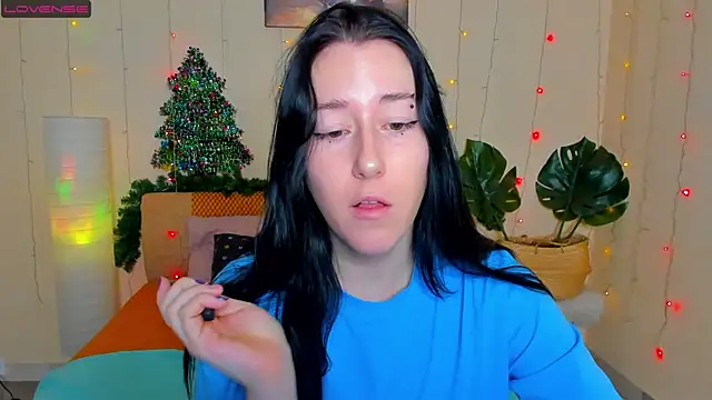 Snapshot of adell_berry chatting on 12-19-24, 02:01 adell berry online show from 12-19-24, 02:01