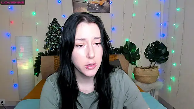 Snapshot of adell_berry chatting on 12-20-24, 01:47 adell berry online show from 12-20-24, 01:47