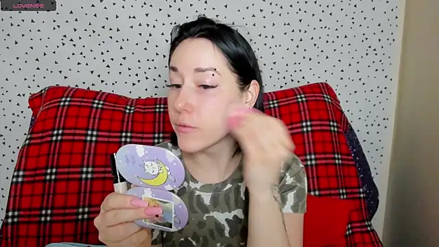 Snapshot of adell_berry chatting on 02-13-25, 01:29 adell berry online show from 02-13-25, 01:29