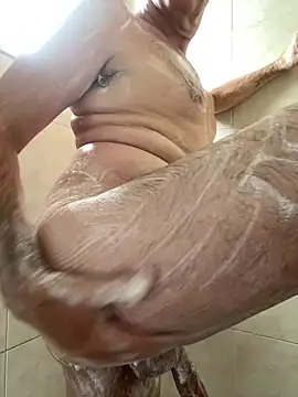 Snapshot of Andydorio chatting on 01-05-25, 01:04 Andydorio online show from 01-05-25, 01:04