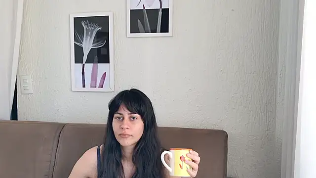 Snapshot of Blue_butterfly chatting on 01-12-25, 01:58 Blue butterfly online show from 01-12-25, 01:58