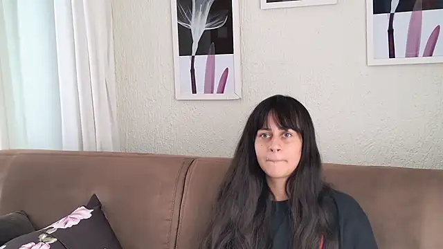 Snapshot of Blue_butterfly chatting on 01-15-25, 04:43 Blue butterfly online show from 01-15-25, 04:43