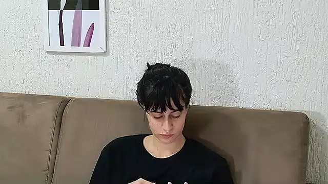 Snapshot of Blue_butterfly chatting on 02-01-25, 02:37 Blue butterfly online show from 02-01-25, 02:37