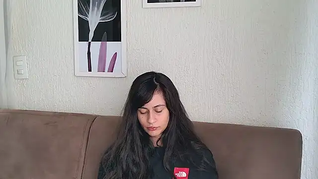 Snapshot of Blue_butterfly chatting on 02-02-25, 02:24 Blue butterfly online show from 02-02-25, 02:24