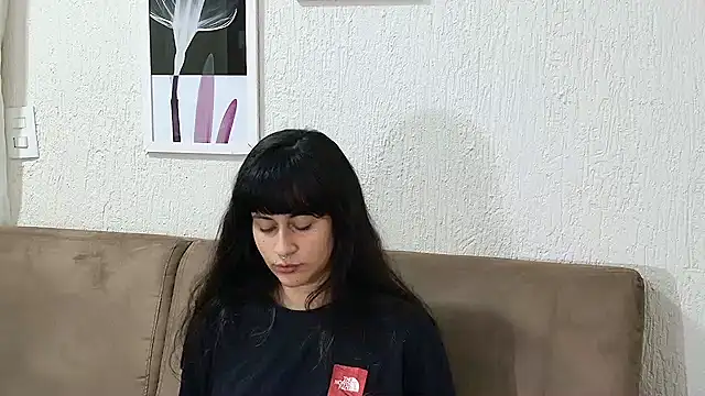 Snapshot of Blue_butterfly chatting on 02-03-25, 12:47 Blue butterfly online show from 02-03-25, 12:47