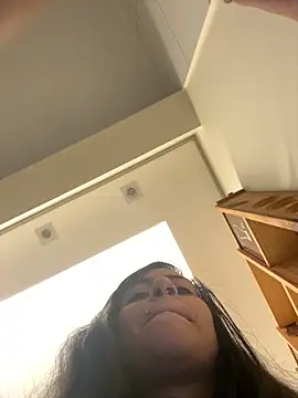 Snapshot of Blue_butterfly chatting on 10-15-25, 08:47 Blue butterfly online show from 10-15-25, 08:47