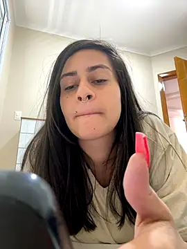 Snapshot of Blue_butterfly chatting on 11-26-25, 04:30 Blue butterfly online show from 11-26-25, 04:30