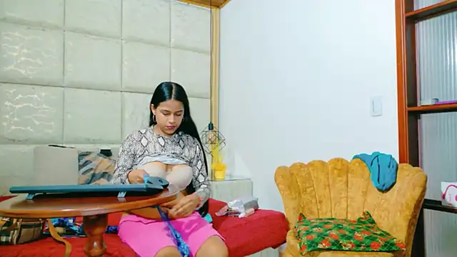 Snapshot of FerANDviki chatting on 10-06-25, 01:19 FerANDviki online show from 10-06-25, 01:19