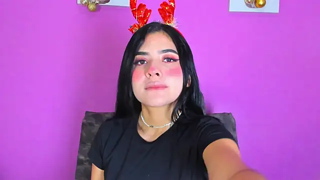 Snapshot of adara_johnson__ chatting on 12-29-24, 11:40 adara johnson online show from 12-29-24, 11:40