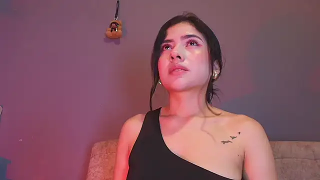 adara johnson   online show from 05-06-26, 11:48